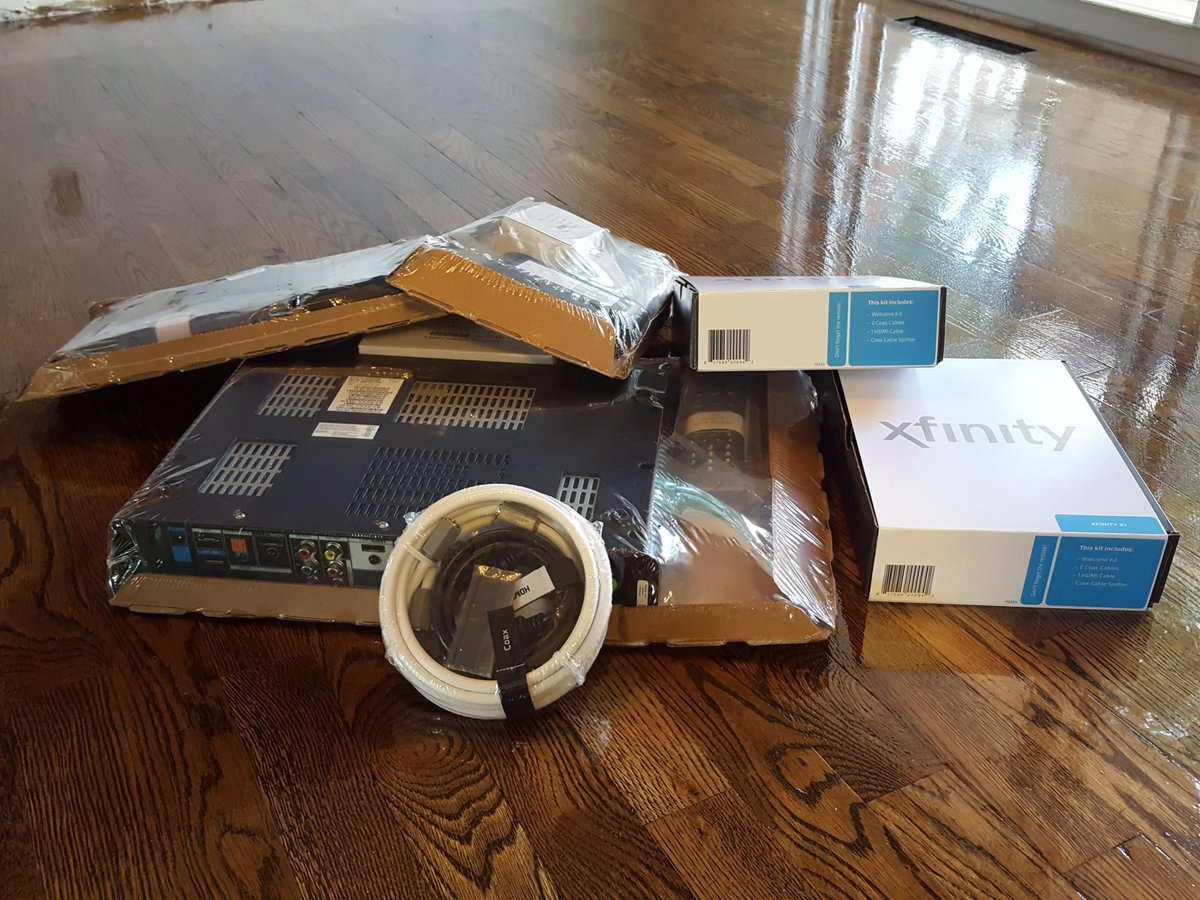 CocoDyno's tweet photo. @XFINITY couldn't find me a bag, a box, or even help me carry my equipment to my car. #CustomerService #CallingDirectTV https://t.co/Mkc5wNCmUj