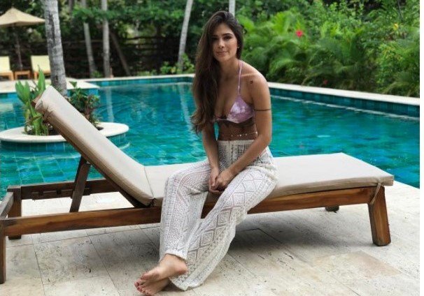 GreicyRendon_10's tweet photo. Si tan solo RESPETÁRAMOS y ENTENDIÉRAMOS que somos universos completamente distintos 🌴 https://t.co/eCKepGch29