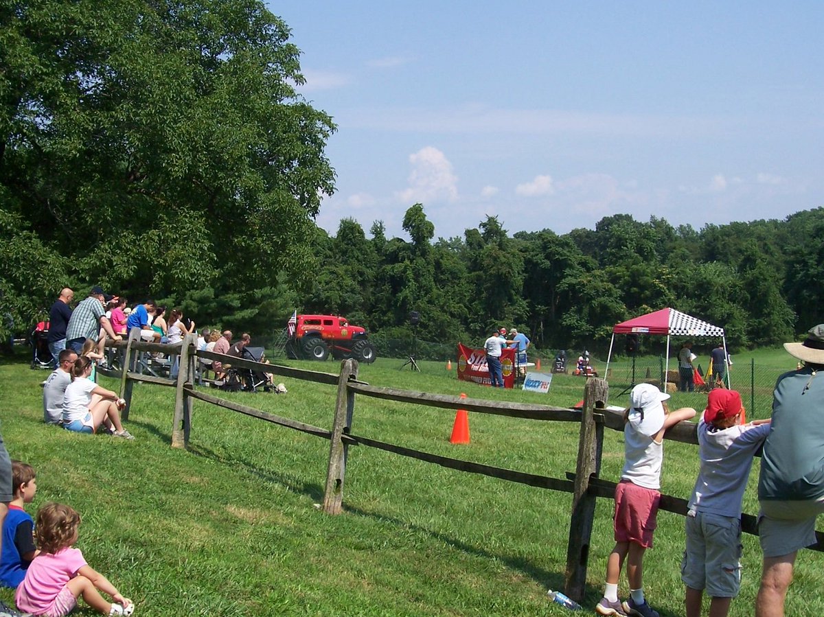 StepFarmMuseum's tweet photo. Summer Fun Day approaches on July 9, 11am-4pm. Follow a preview of the fun in store with #10DaysToSummerFun! #steppingstonefarm https://t.co/m30j2Wv7CM