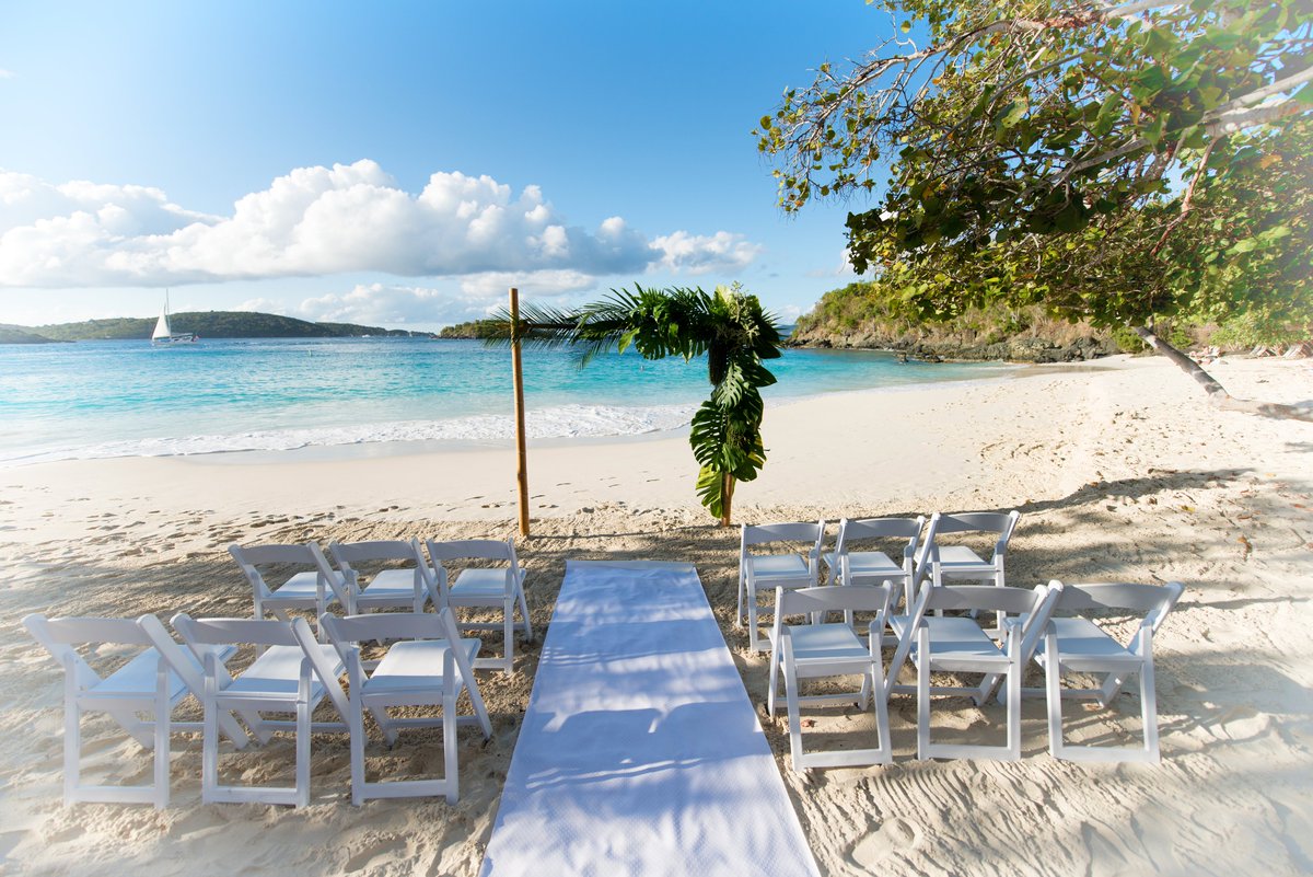 Visit our Blog for inspiration to plan your destination wedding at Caneel Bay: blog.caneelbay.com/category/weddi…
#weddingwednesday #bride