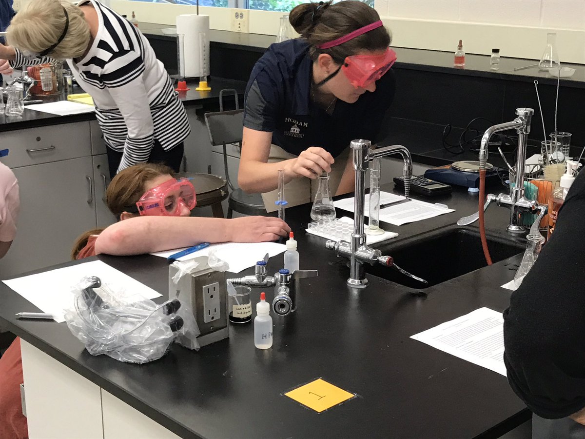 fcpsaap's tweet photo. A glimpse into the AP Bio, AP Chemistry and AP Chinese Language sessions at the Fairfax APSI #apsi #aapthinks #lifelonglearning https://t.co/BBunGEzgaY