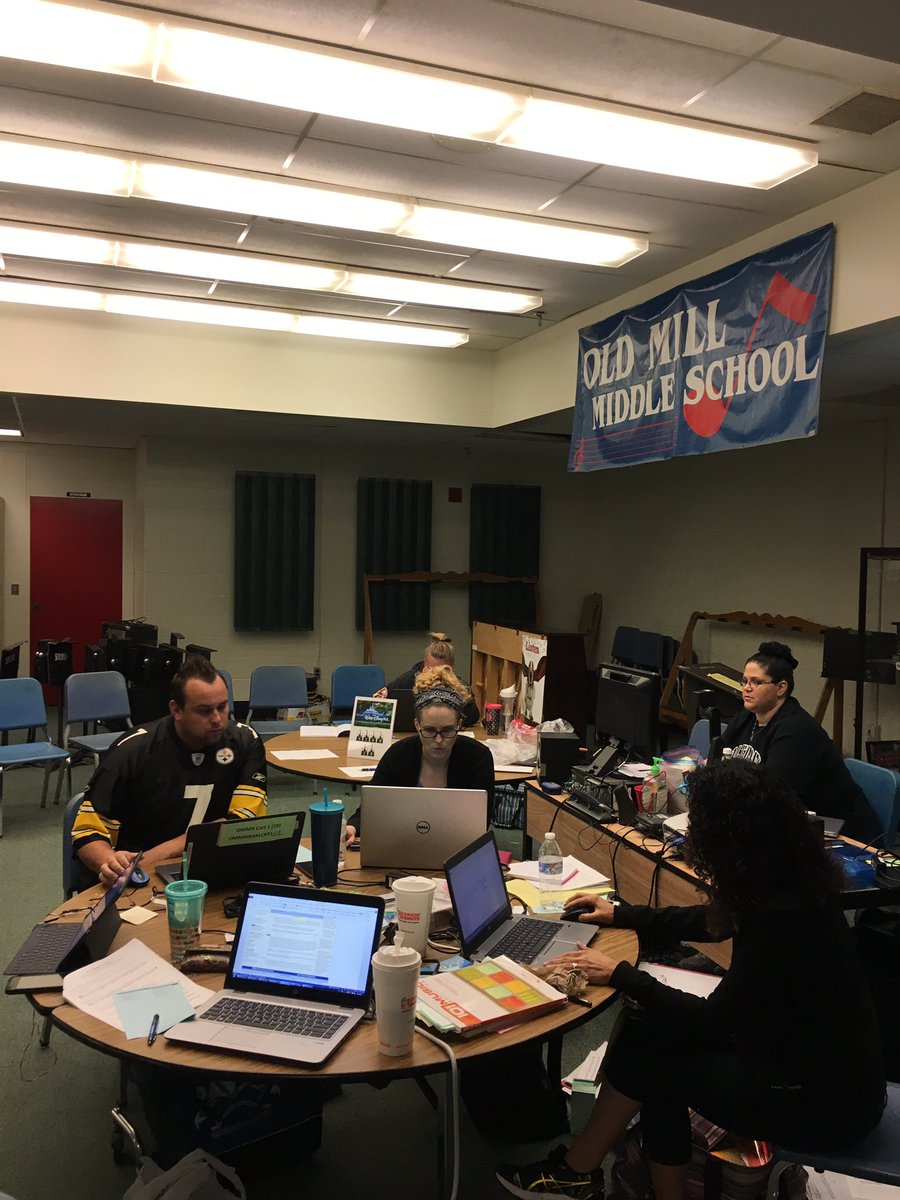 Obriensi's tweet photo. Curriculum writing in full force with Anne Arundel and Calvert Counties!
#countycollaboration #middleschoolchorus ๐ถ@MatthewHensonMS @CCPS https://t.co/6oh277c3jE