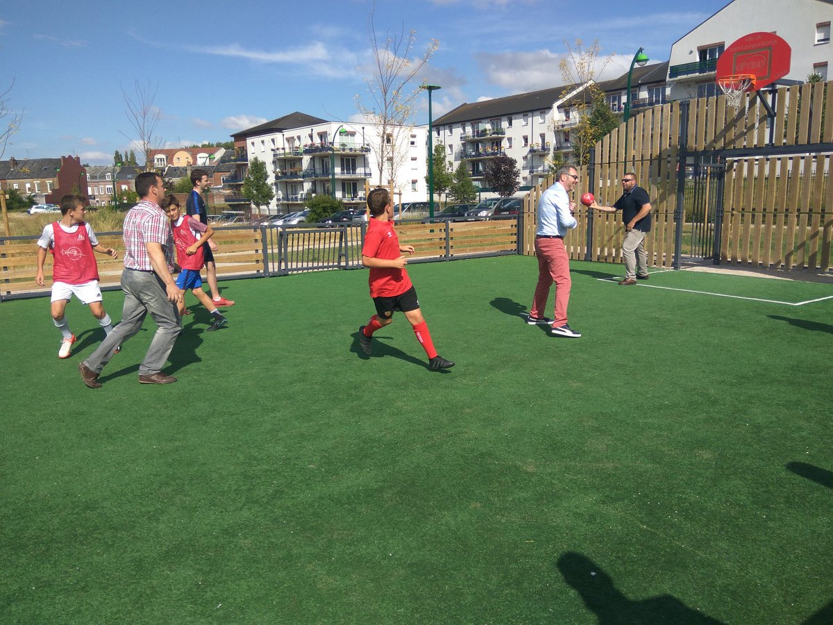 villeslb's tweet photo. L'inauguration du #CityParc c'est en ce moment au parc des Rosati ! https://t.co/QEsJDxw9g4