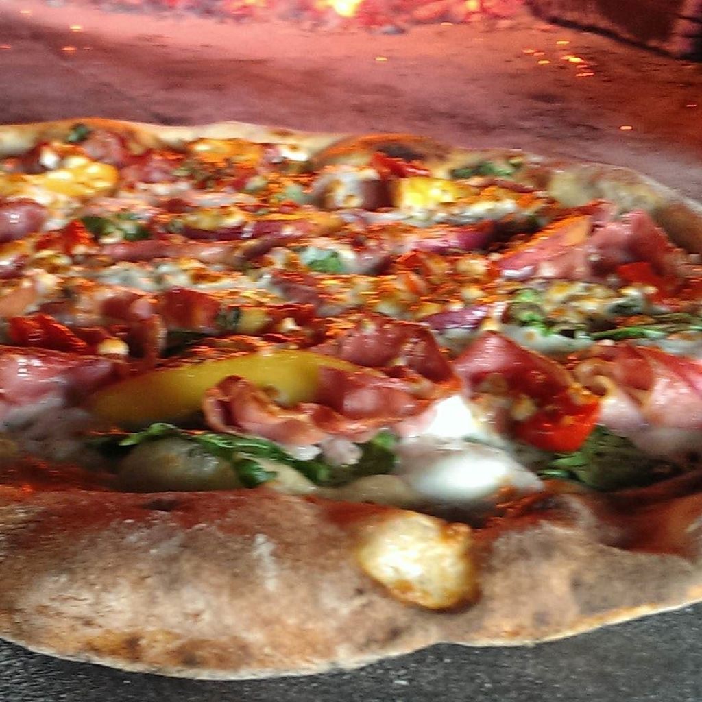 MaialediVolo's tweet photo. Prosciutto and Peach the perfect #summer #pizza....#pdxeats #organic #woodfiredpizza #cater https://t.co/CULHAsiI5j https://t.co/kBzqkeRMB2