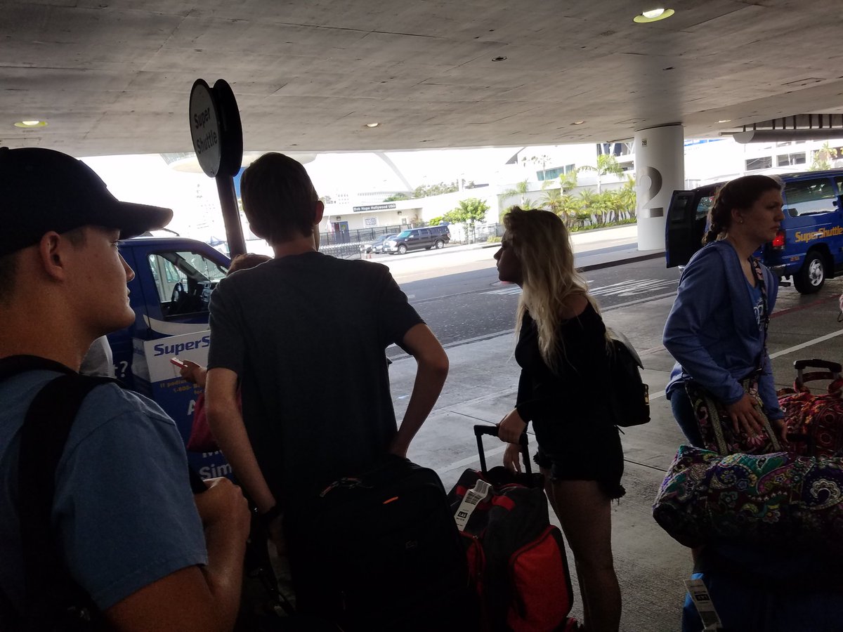 FblaPrhs's tweet image. Landed in LAX! #NLC17FBLA @USD449