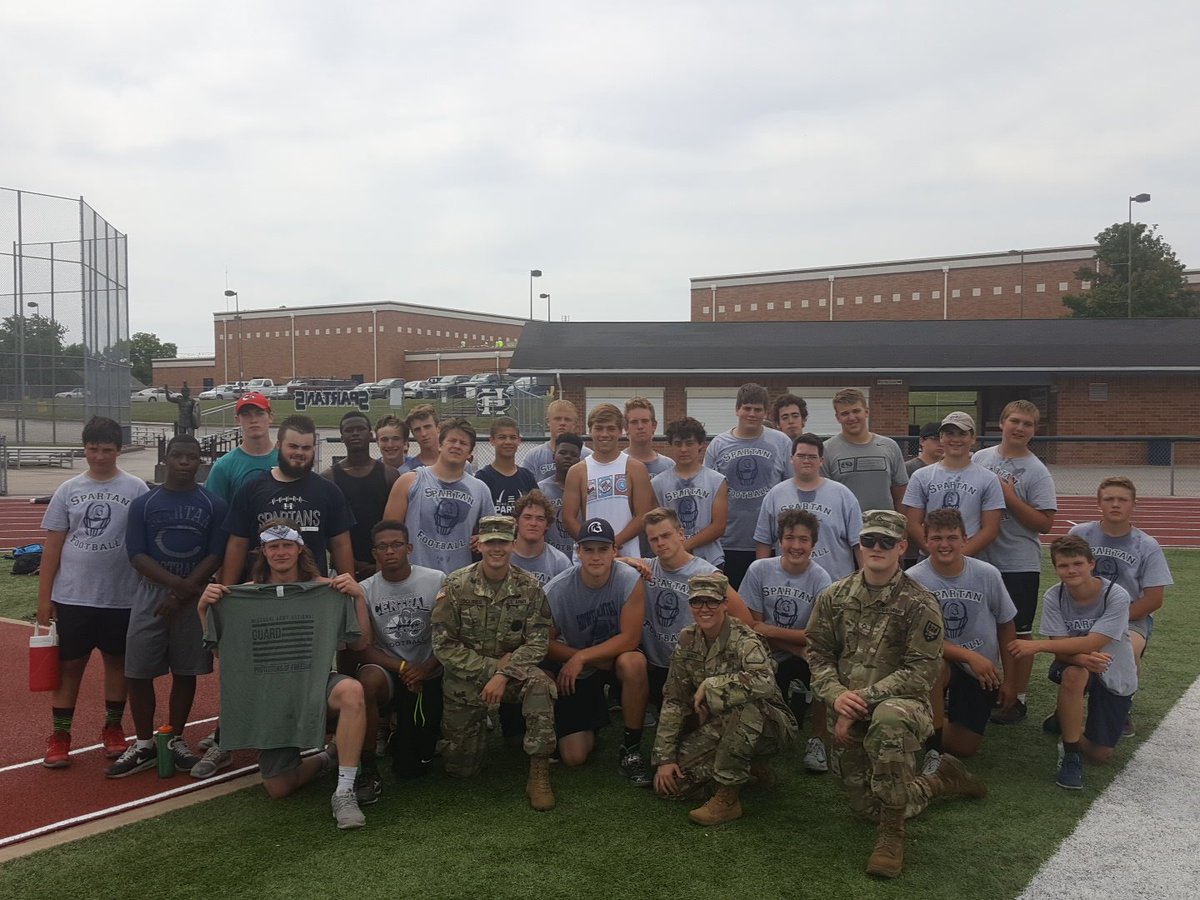 FootballFHC's tweet photo. Great work today! Making great CHOICES to get better! #SpartanPRIDE #turnthetide @luke_ezell #ArmyNationalGuard https://t.co/TCpCa65hmL