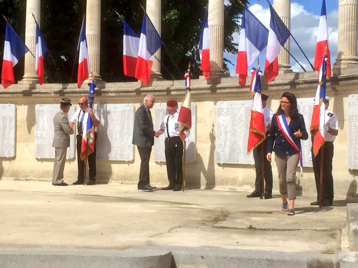 lorrainette's tweet image. Hommage de @montpellier_ au caporal Alberic Riveta Mort pour la 🇫🇷 au Mali #Barkhane #1erRCP #Pamiers  #ArmeeNation 🇫🇷 @saurel2014