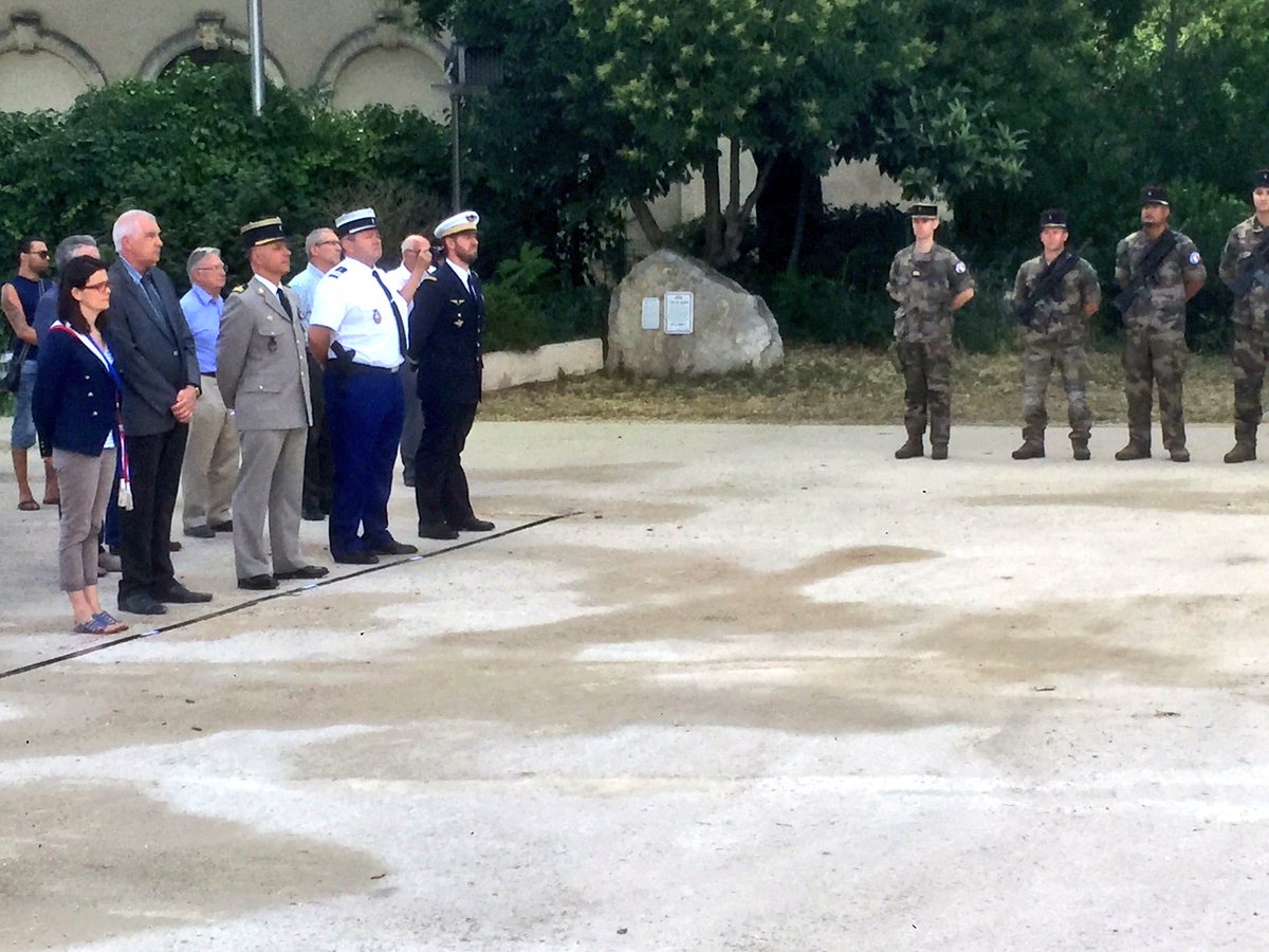 lorrainette's tweet image. Hommage de @montpellier_ au caporal Alberic Riveta Mort pour la 🇫🇷 au Mali #Barkhane #1erRCP #Pamiers  #ArmeeNation 🇫🇷 @saurel2014