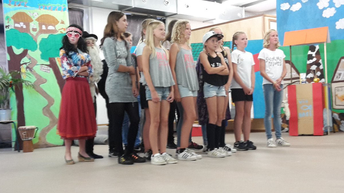 Afscheid avond van groep 8.
Veel plezier kanjers! !