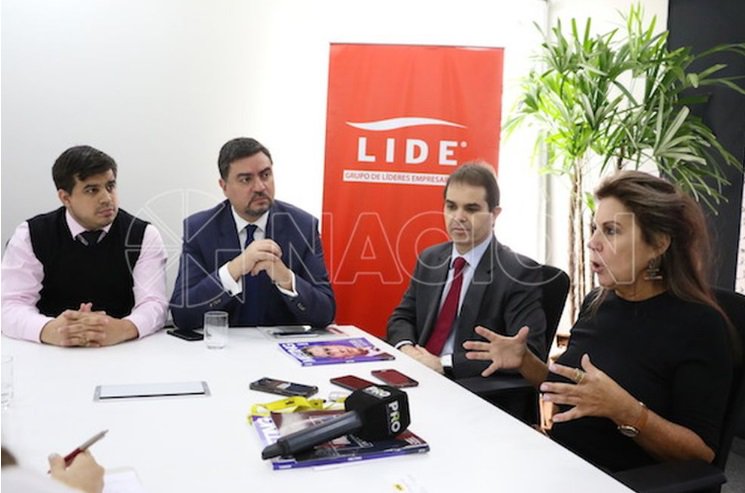 "Analizan realizar en el país encuentro de LIDE"
lanacion.com.py/negocios_edici…