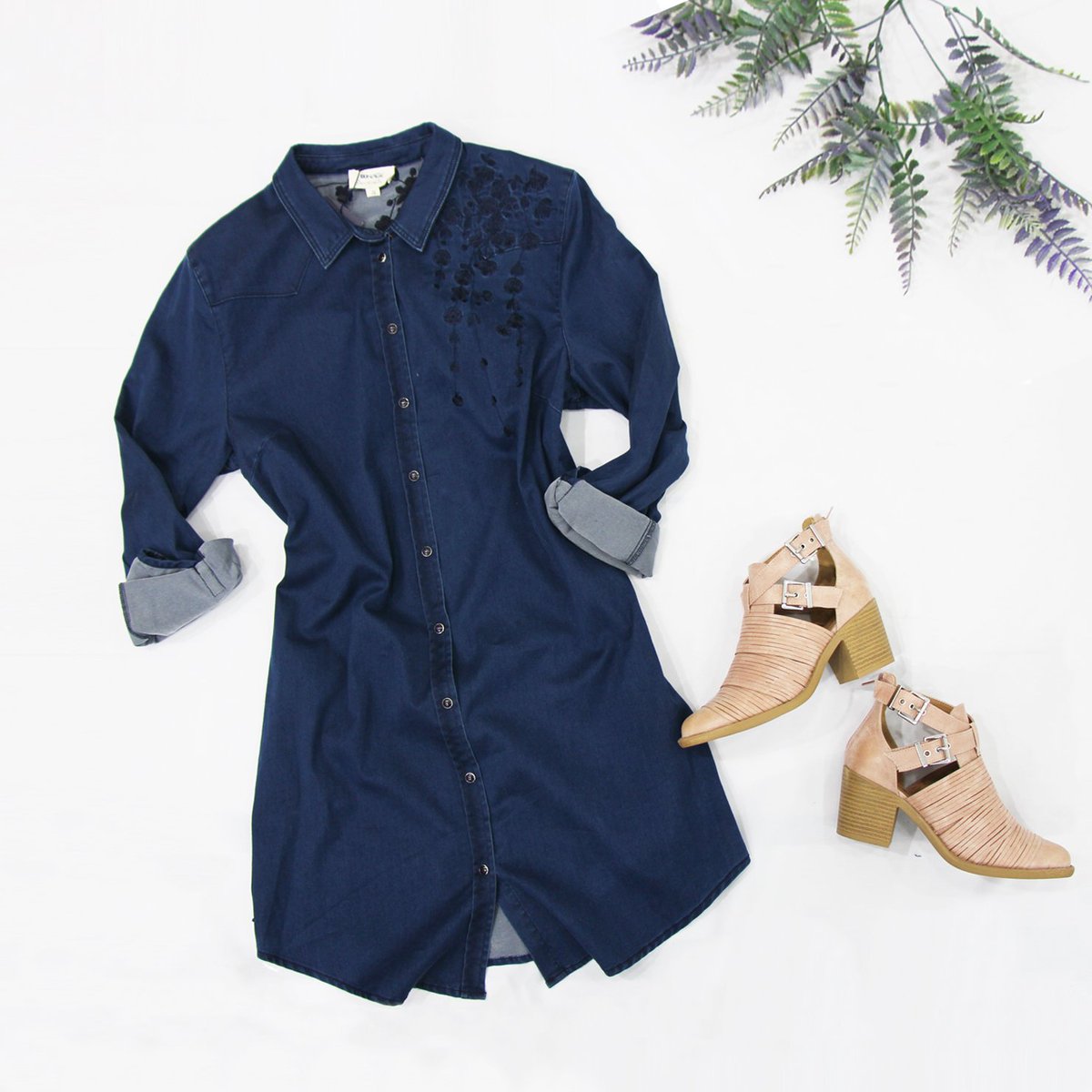 Total Look! #musthave {Denim Dress + Boots}