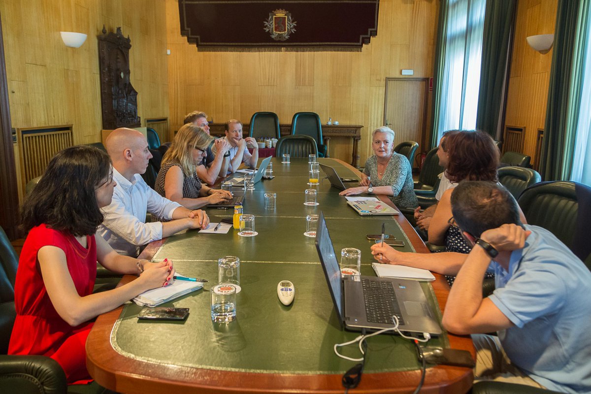 zaragoza_es's tweet photo. Una delegación sueca nos ha visitado para conocer nuestra Plataforma de #GobiernoAbierto @clarityeproject > https://t.co/nNL7a5F0rT https://t.co/iTmI1zB0rh