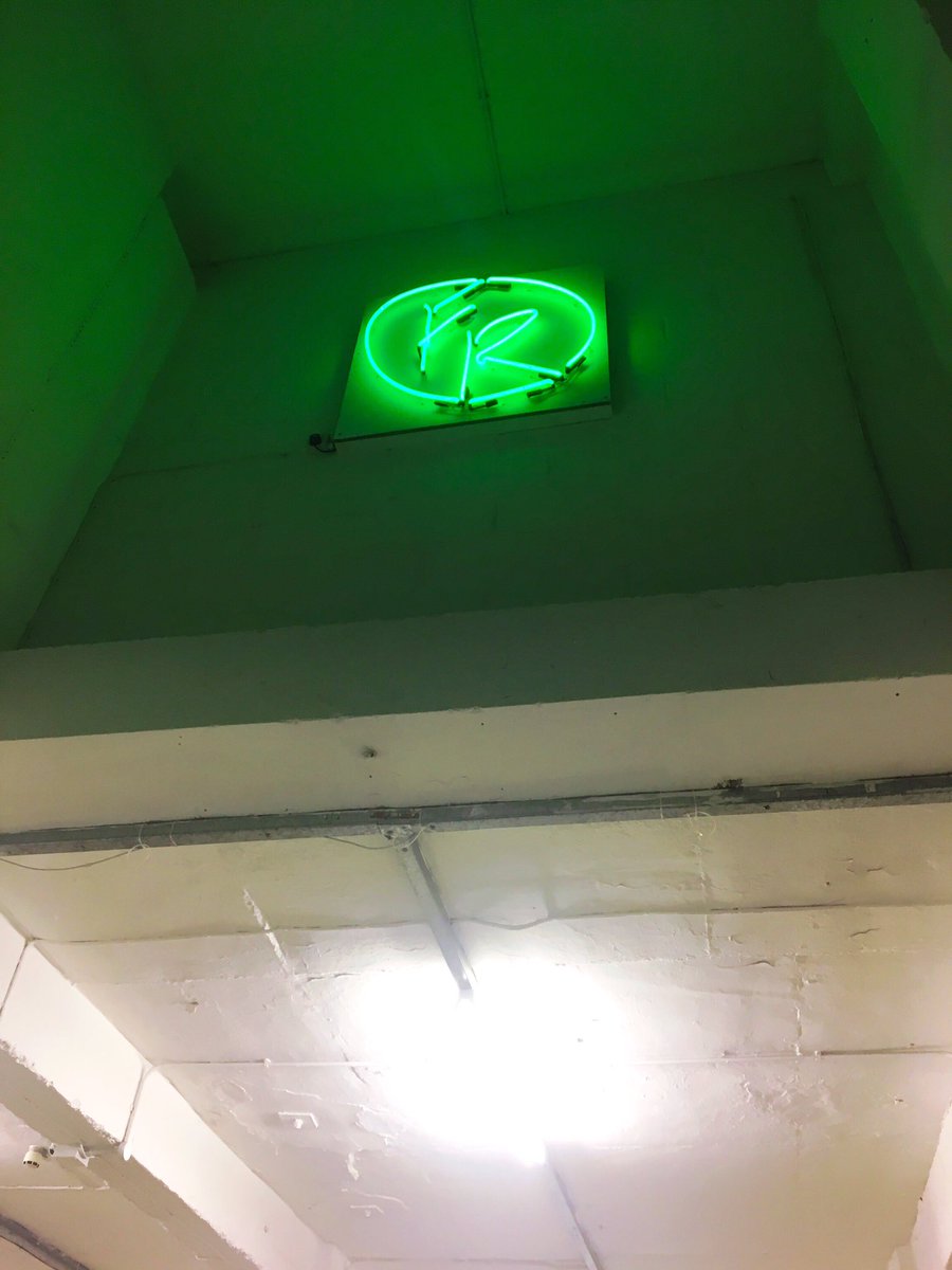 The glowing beacon of Free Range! 🙌🏼🙌🏼🎉 <a href="/Photography_ARU/">ARU Photography 📷</a> <a href="/FreeRangeShows/">FREE RANGE</a> <a href="/trumanbrewery/">The Truman Brewery</a> #photography #luxauraexhibit