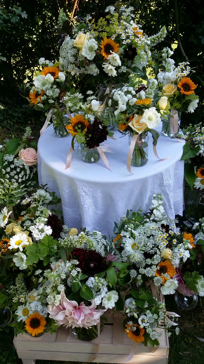 wildnchicflower's tweet photo. Back @VintageandVeryNice on Saturday - posies and our 'signature' jam jars. Come see us for colour and fragrance, Assembly Rms, Chichester. https://t.co/hUuxSuXR6O