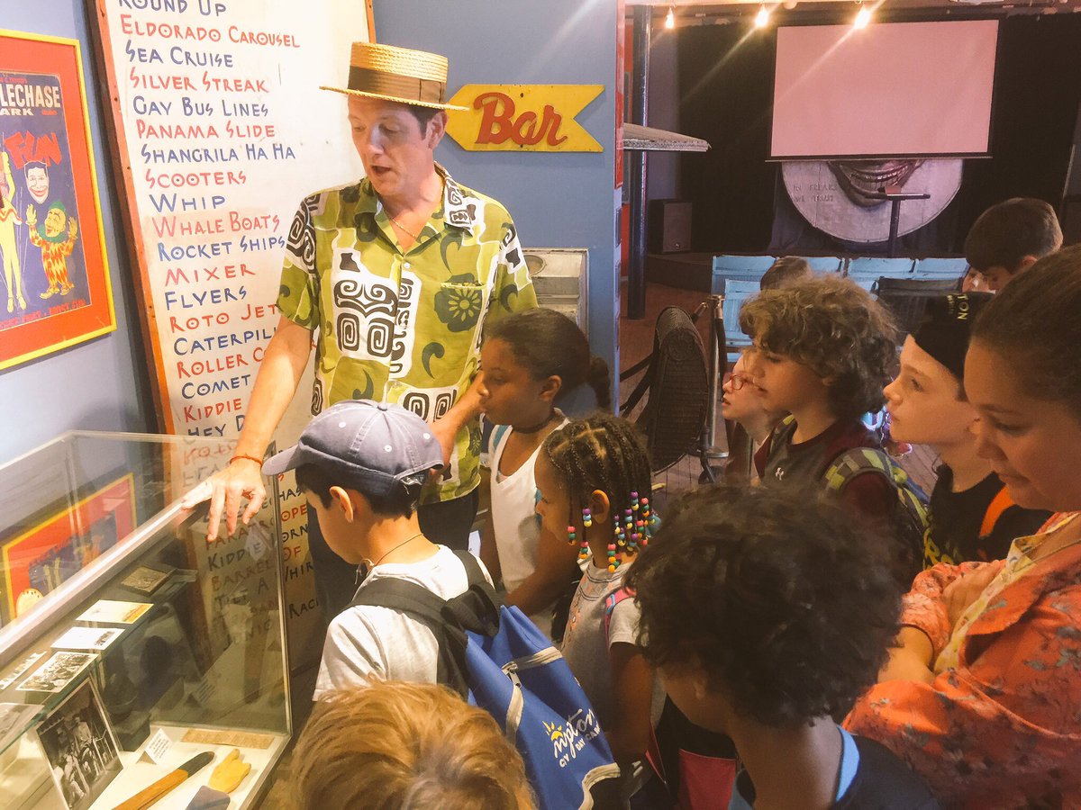 Explorerz's tweet photo. Going back in time and exploring a Time Machine at Coney Island with Great Fredini! #coneyisland #fredtalks #kidbiz @fredini #VR #AR #VRAR https://t.co/bGT6I9dO9f