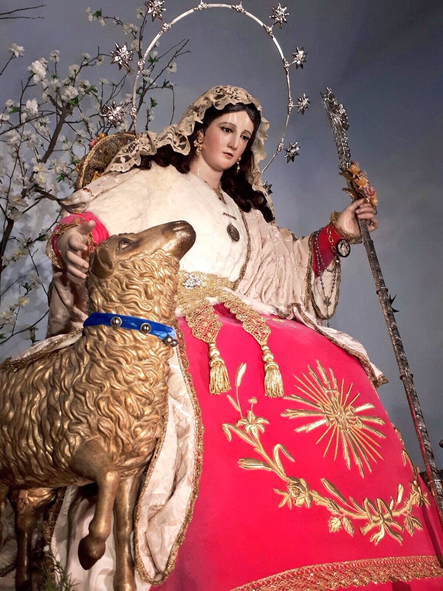 LaPriostiaSev's tweet photo. La Divina Pastora de Capuchinos ya se encuentra vestida para los meses de verano por @abejaranito 

📷@PastoraCapu https://t.co/pk3XkJ9No6