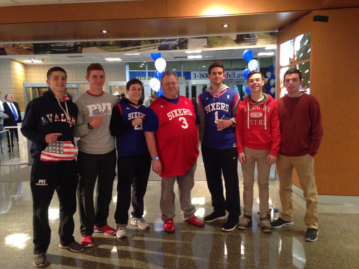 Tfscones's tweet photo. Happy birthday sam can't wait for that lil yachty concert @SammyGiu #2stars #tre #pvixc #ttp https://t.co/gyWkdT1aOm