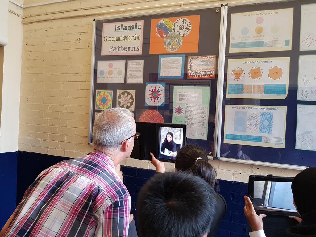 cleftasunder's tweet image. Ss showing off the #AR feature of their project on #islamicgeometricpatterns to prospective parents.