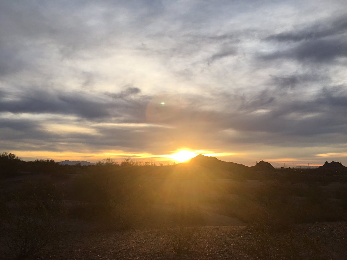 vscnconcierge's tweet photo. #EarlyBirdGetsTheWorm!! 🐛🦅Hate the heat but love hiking?
Wake up early, watch the sunrise and enjoy the Arizona outdoors! #Hiking #WithaDog https://t.co/Crcacp4exG