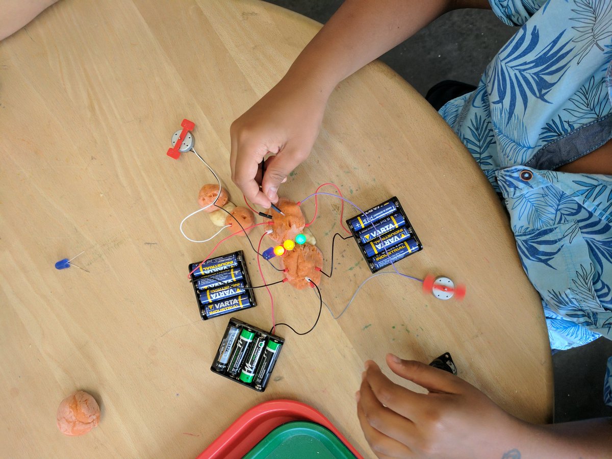 hansamann's tweet photo. Electronics workshop at #createschools today. Crazy creations with @SquishyCircuits @SAPHybris https://t.co/iB2KgDtR1U