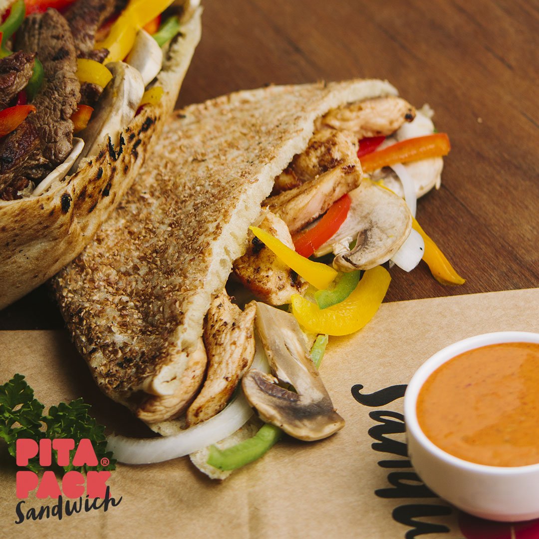 PitaPackKSA's tweet photo. Craving some Spicy Mexicano Chicken Sandwich?
تحبوا الأكل الحار؟ احنا متأكدين انكم حت...
#PitaSandwich #MexicanoChicken #Sandwich #PitaBread https://t.co/Z9S1VVkIFh