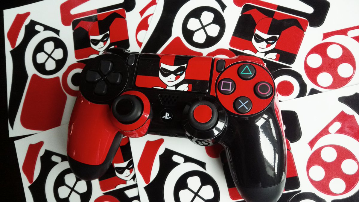 Custom_Quest's tweet photo. [#Jeuconcours]🎁 A GAGNER: des stickers Harley Quinn pour #manette #PS4 ! Jeu et condition sur notre page Facebook >> https://t.co/ZrasykUvnp https://t.co/ZORMcTaYWi