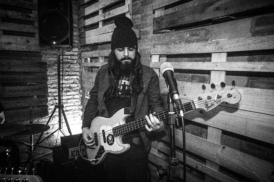 VaiSerDeletado's tweet photo. #fender #jazzbass #mundoalto https://t.co/GtE2LL68rW