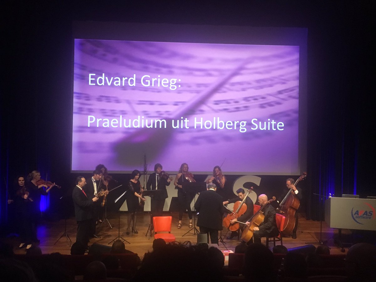 riannedenhartog's tweet image. Het inspiratieconcert tijdens de #partnerdag bij @AFAS 🎶