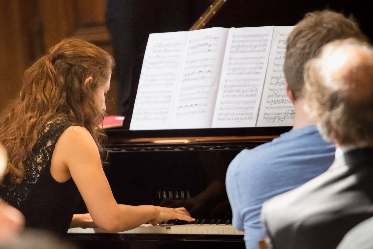 ChoeurOParis's tweet photo. Florilège de photos souvenir prises à l'occasion du concert #stabatmater de #dvorak le 18 juin dernier #StEtienneDuMont #Paris5 https://t.co/NdfFSTG46s
