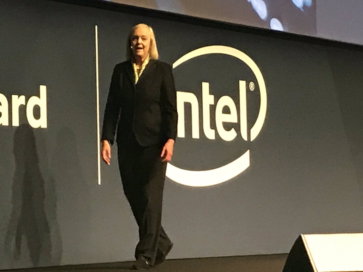 MitiDellaMura's tweet photo. Abbiamo l'obiettivo di creare dei piloti sull'#iot dei quali possano beneficiare i nostri partner @MegWhitman a #HpeReimagine https://t.co/AmJwHYNQeN