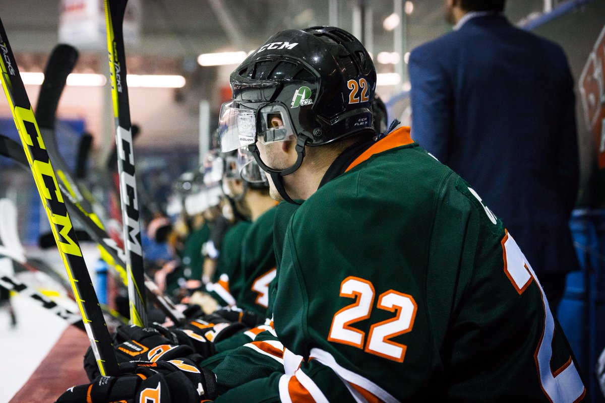 PatriotesUQTR's tweet photo. Offre d'emploi: entraîneur adjoint de l'équipe de hockey https://t.co/JO4Zsfd2tH @OUAsport @USPORTSca @HockeyQuebec @LHJMQ https://t.co/RAUY0LbNVm
