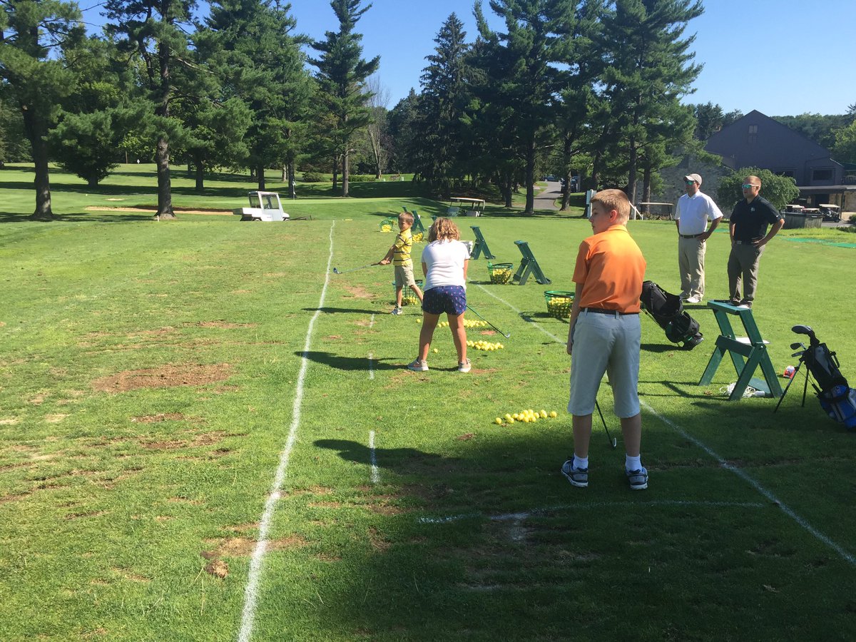 cwolf7200's tweet image. Beating balls on the good old range for Golf Camp @MeadiaHeightsGC #funinthesun #rangepractice