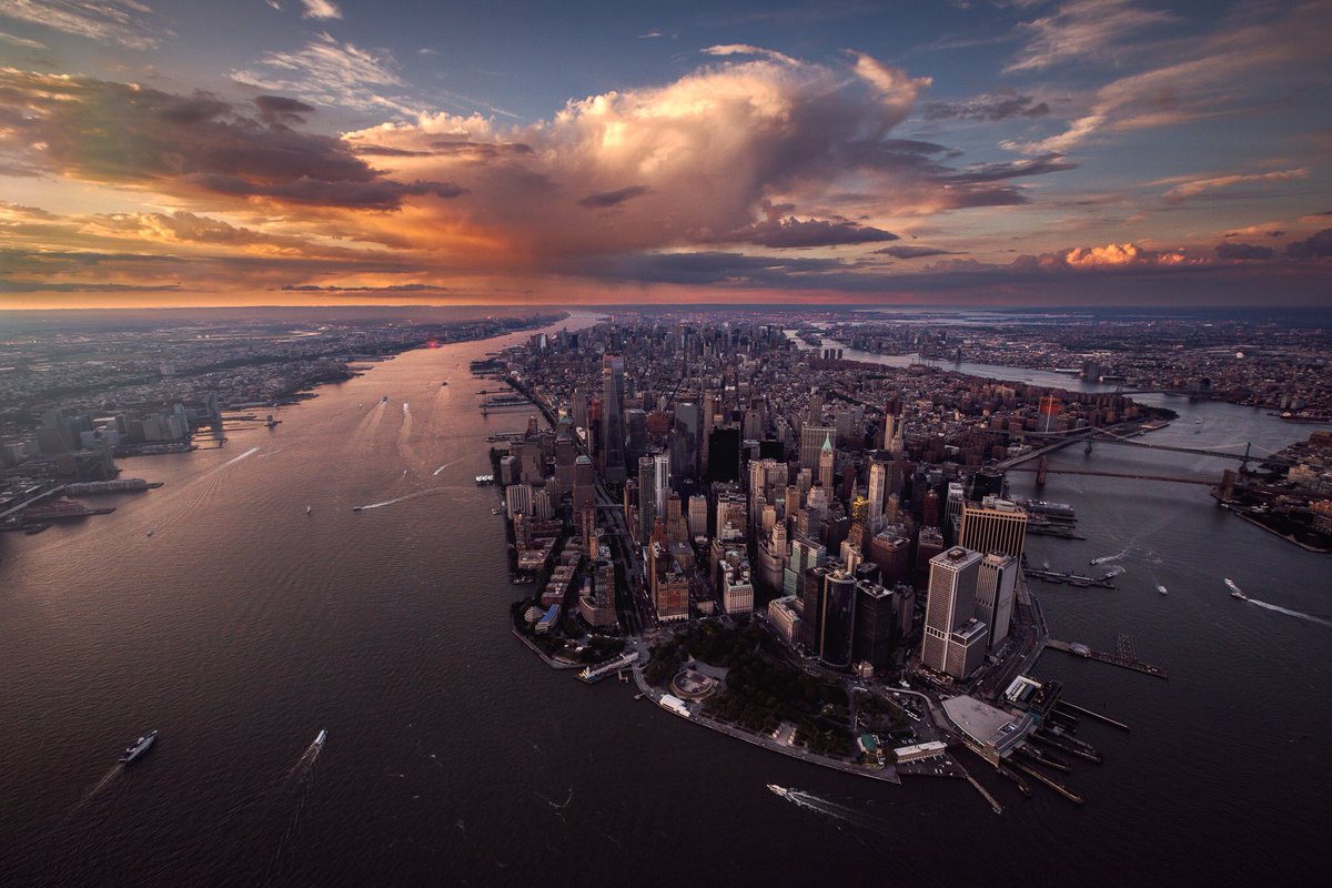 BEH0LDINGEYE's tweet photo. Last night over NYC @NYonAir @FlyNYON @CanonUSAimaging #canonbringit @yourtake @NYCDailyPics @Complex @TravelMagazine @EverythingNYC @NYC https://t.co/g9TEFCrOpa