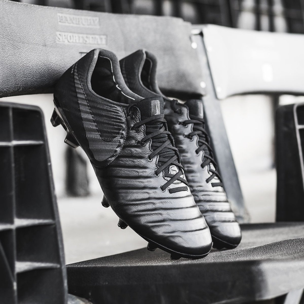 nike tiempo black platinum