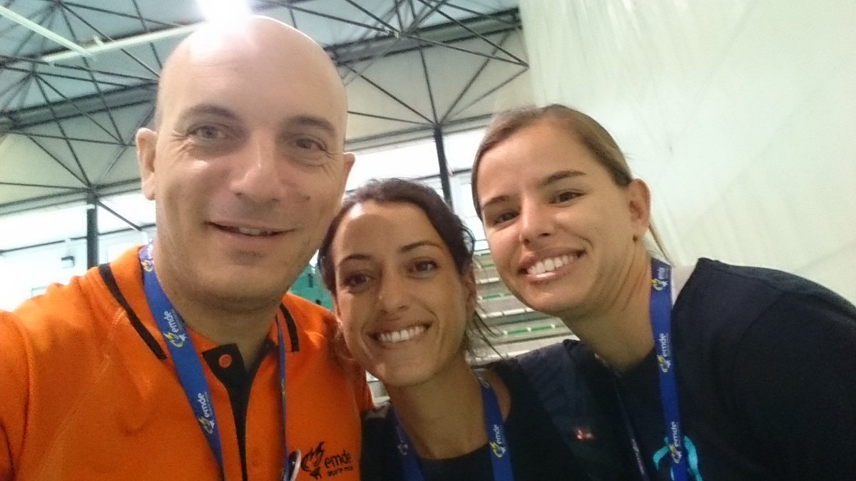 pdelcorral's tweet photo. #JuegosEMDE17 🇪🇸🏐 Junto a @LPrez87 y Merry García, de @ClaretLasPalmas "A", vigentes campeonas de la competición cadete y finalista mañana. https://t.co/bKJXywjoWP