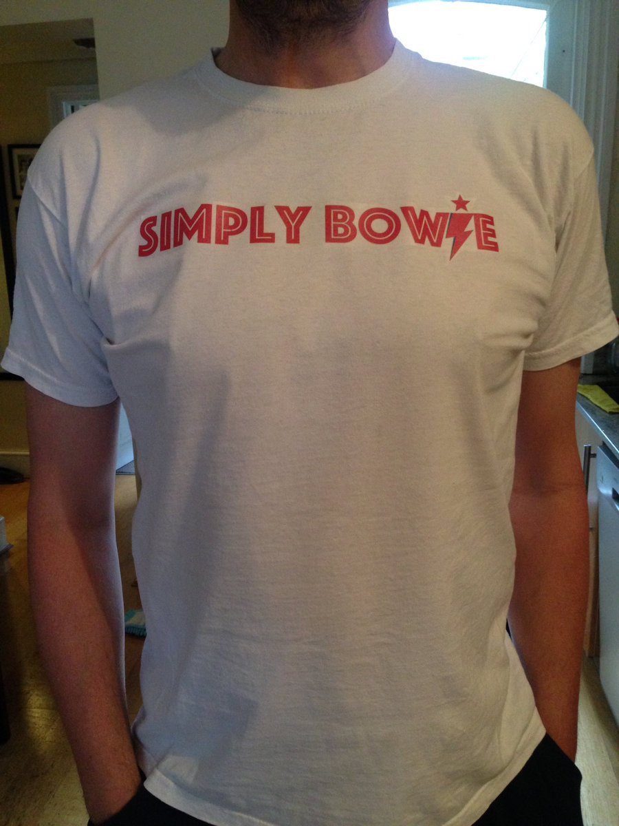 simplybowie1's tweet photo. Oh yes we have T shirts! @simplybowie1 #simplybowie @oliverdarley @ChadLelong https://t.co/bbGeTDGnhy
