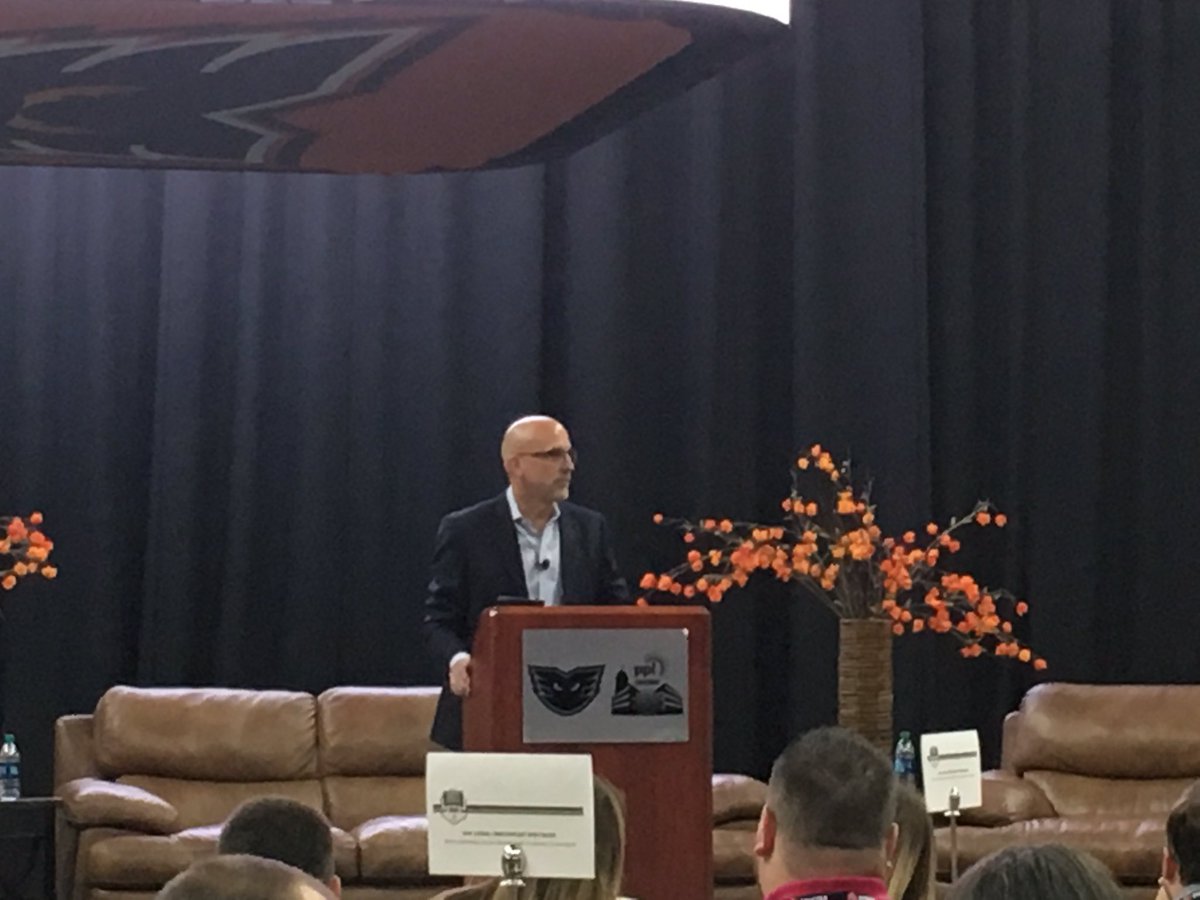 SpectraConf's tweet photo. Spectra President John Wentzell addresses the marketing, sales &amp; box office staff @SpectraConf 2017! #spectrawithoutlimits https://t.co/XDCyCpLxCB