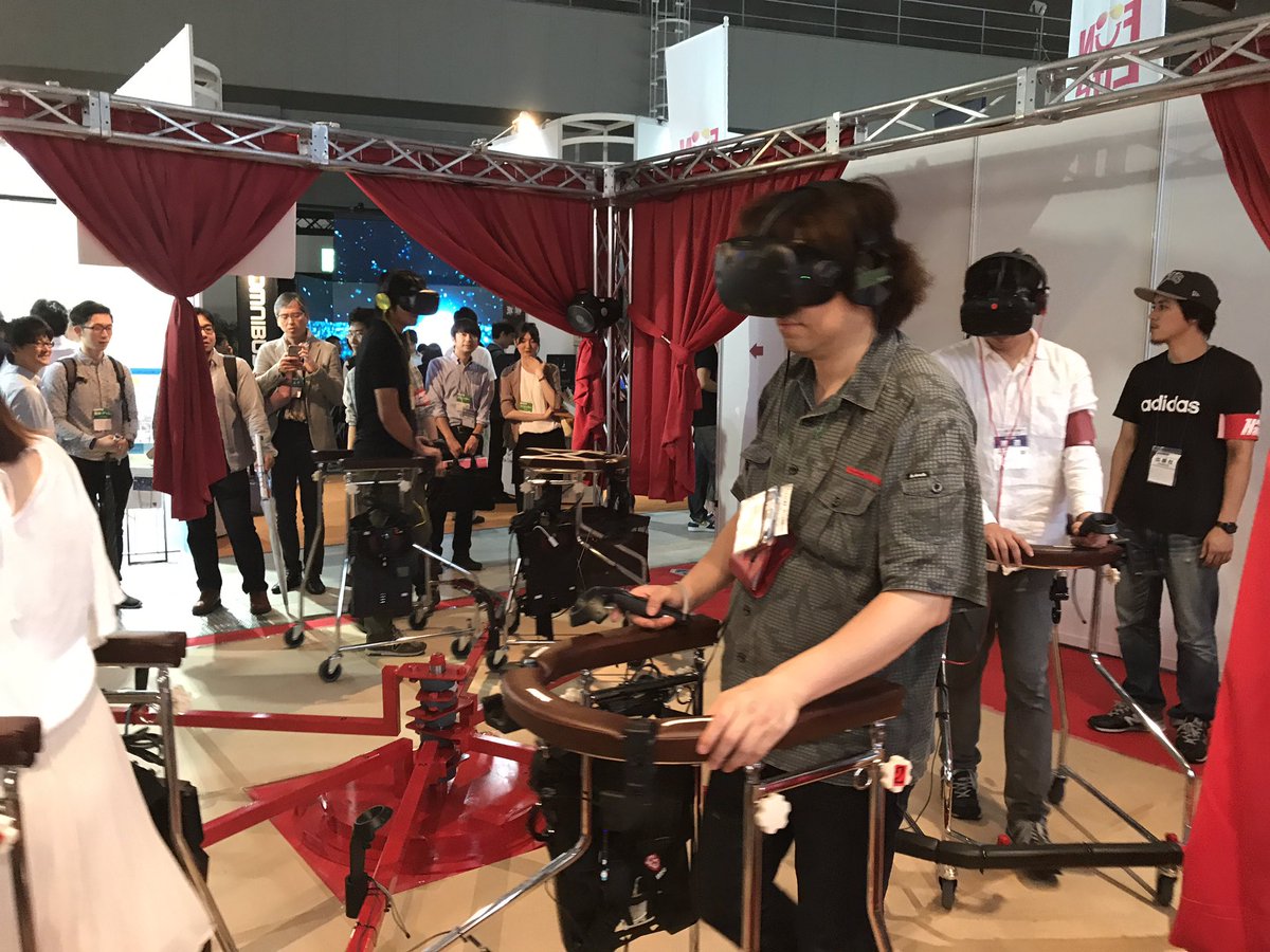 o_ob's tweet image. コンテンツ東京では間違いなくハシラスの新作で罪人のような無限歩行ホラー「Clock Walk」を味わうべき。

無限歩行に入る時がライドの加速っぽい。時々VR内で振り返るとみんな仮面女子でえらくシュールな世界。

#ContentsTokyo #Hashilus