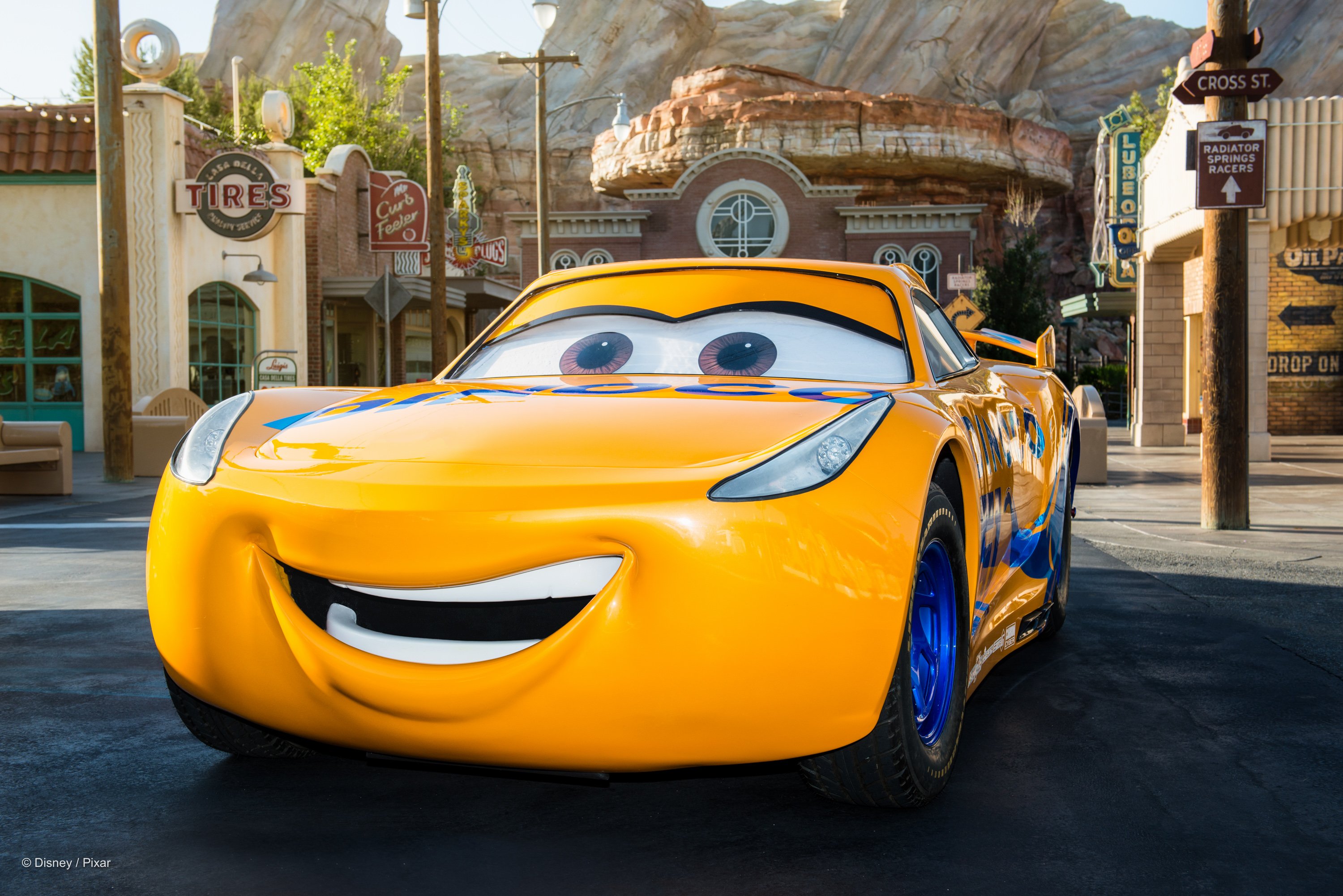 Cruz lightning mcqueen hotsell