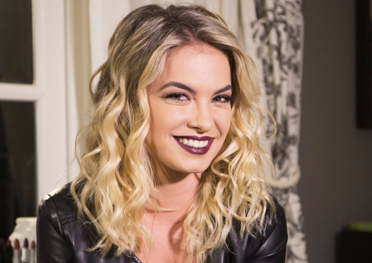 SiteLBcom's tweet image. Contigo! — Make de inverno: aprenda a fazer a maquiagem de Lua Blanco. 💄 goo.gl/GKDbuV