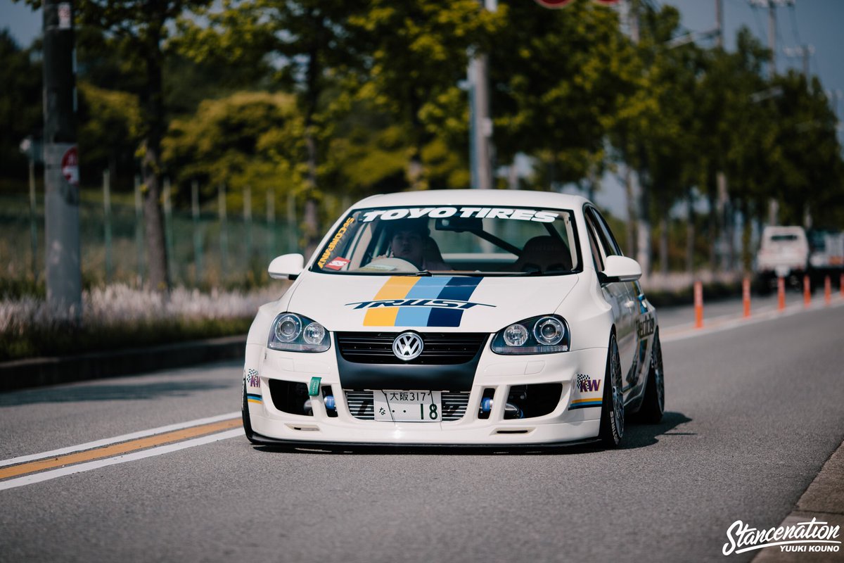 pick up car photo tweet media