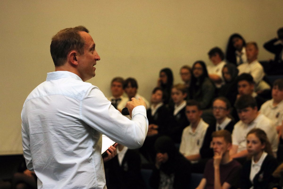 What advice would you give your 16 year old self? Glad to be part of  @speakrs4schools with the amazing <a href="/CWSSch/">The Commonweal School</a> in #Swindon today #dreambig