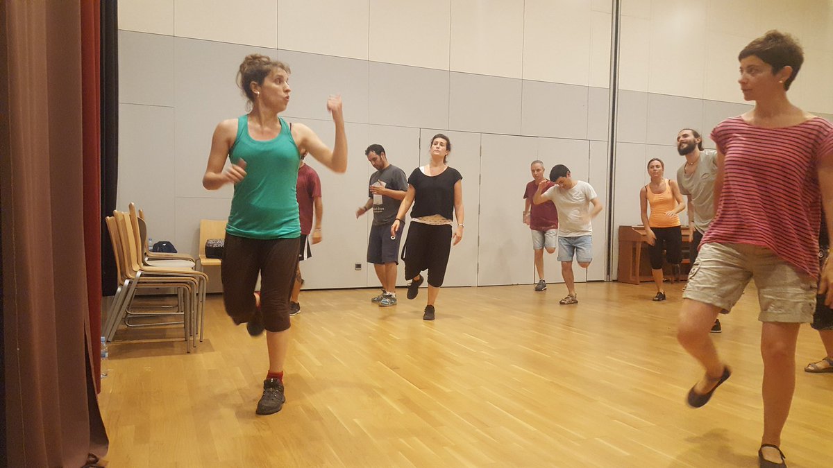 Rhythm4Days's tweet photo. Ja hem començat el #R4D2017!!
#ritme #percussió #bodypercussion #percussiócorporal #percusióncorporal #juegos #música #formació https://t.co/H9BGQgNJqf