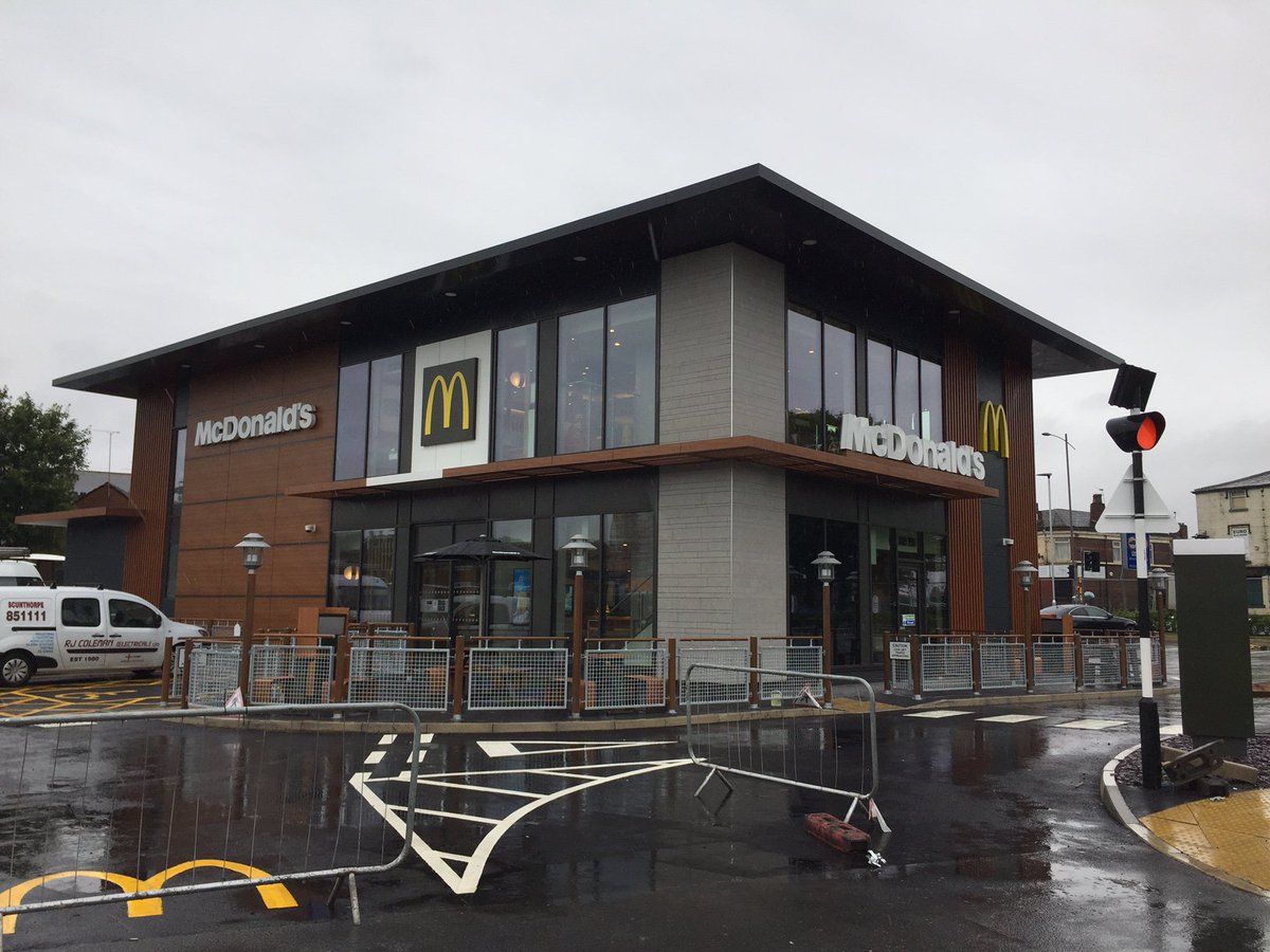 Thrilled to announce that the new <a href="/McDonaldsUK/">McDonald's UK</a> restaurant at #GreatHomerStreet is now open! The wait for burger lovers is over!