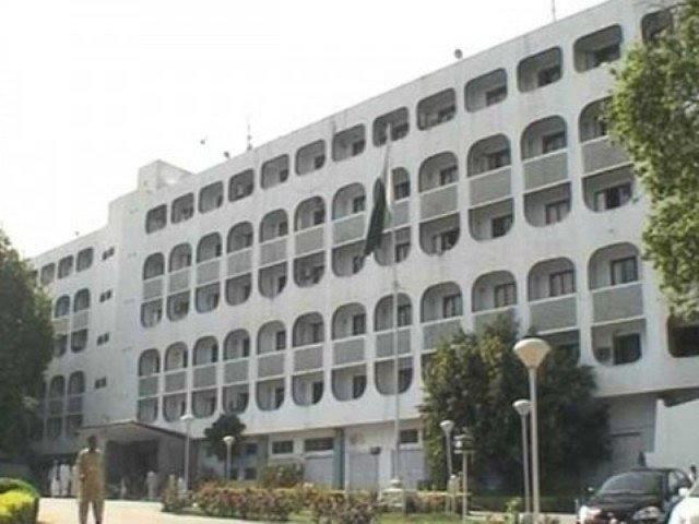 ExpressNewsPK's tweet photo. بھارت کو امریکی ملٹری ٹیکنالوجی کی فراہمی سے خطے کا امن خطرے میں پڑ جائیگا، پاکستان - https://t.co/mhVdAIdyuX #PakFO #USIndTies #TrumpModi https://t.co/NJr6ei5fz6