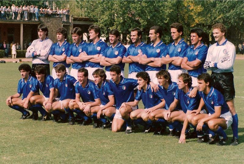 PortieriSiNasce's tweet photo. #WalterZenga and #StefanoTacconi
#ItalianGK 🇮🇹
#nationalteam for #WorldCup 1990
#RobertoDonadoni #GianlucaVIalli #RobertoMancini  #DeNapoli https://t.co/RUmqRRKAI4
