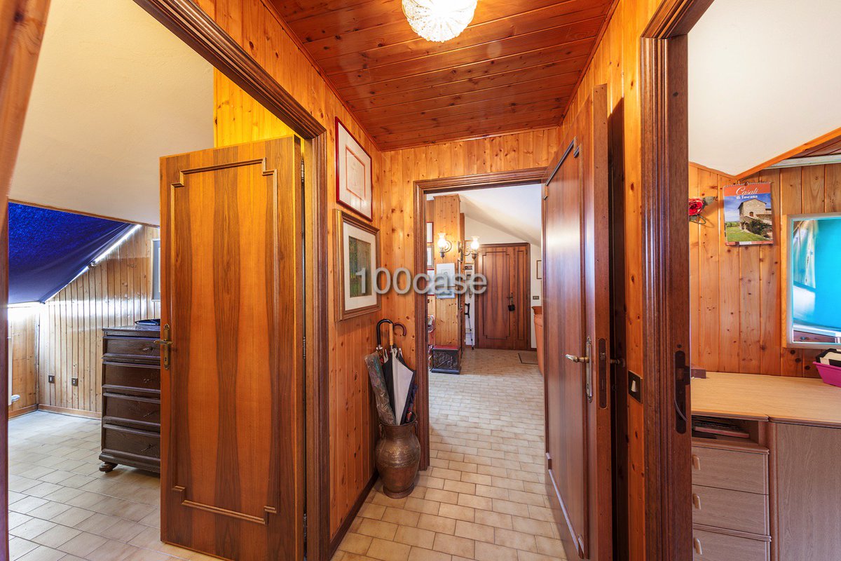 100_case's tweet image. #MonteAmiata #Toscana #AbbadiaSanSalvatore #vendita #mansarda @100_case