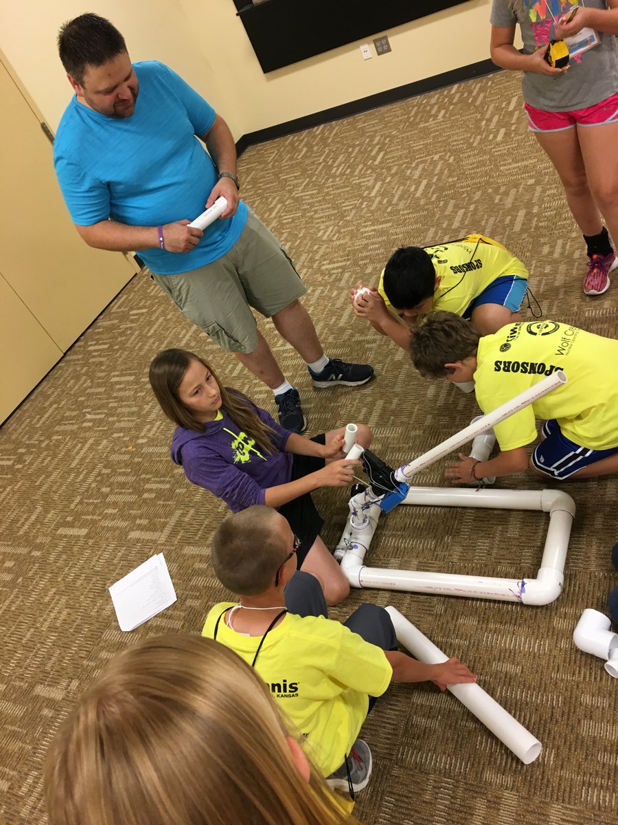canidium's tweet photo. Canidium's Jeremy Bruner recently volunteered with @esulearningtech's #techmaker17 as a part of the #CanidiumGivesBack volunteer program. https://t.co/u9uk4Ck3Fs