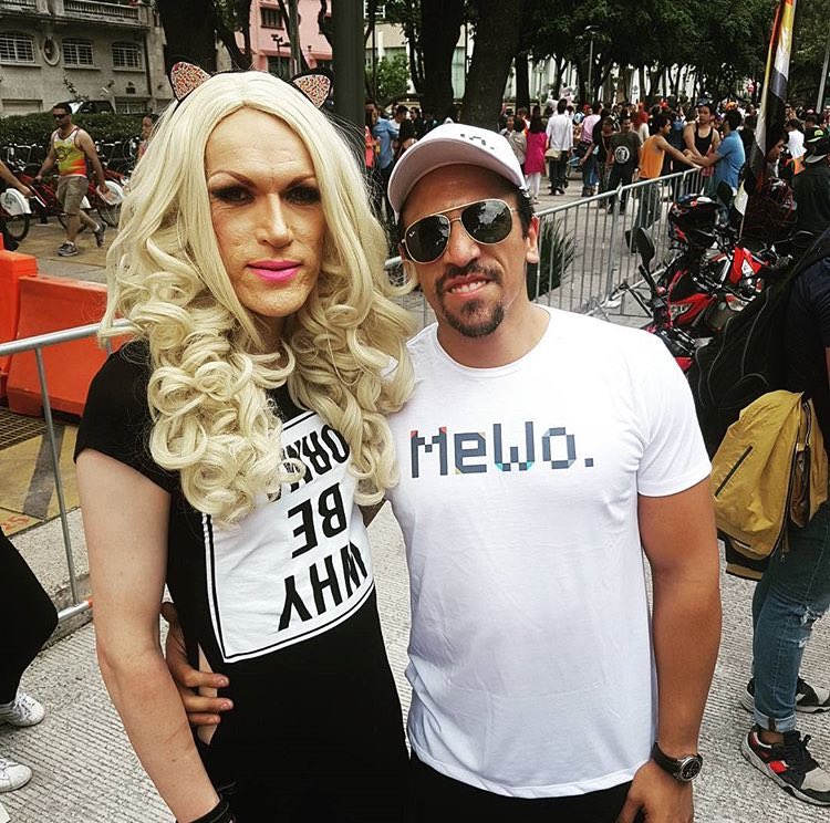 <a href="/robertowohlmuth/">Roberto Wohlmuth</a> 
Una de las personas más lindas que conozco. Besote <a href="/danakarvelas/">dana karvelas</a> Tqm más del fin #work #pride2017 #films #tv #movie