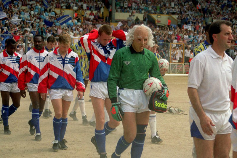 PortieriSiNasce's tweet photo. #FredBarber
#EnglishGK 🏴󠁧󠁢󠁥󠁮󠁧󠁿
The #goalkeeper of #Peterborough with the mask of #FreddyKrueger #Wembley #May 1992 https://t.co/akVjFcqXjn